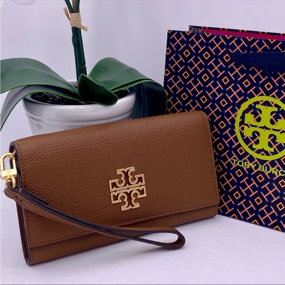Tory Burch Handbags - TORY BURCH BRITTEN FLAP ENVELOPE
CONTINENTAL Wristlet WALLET
